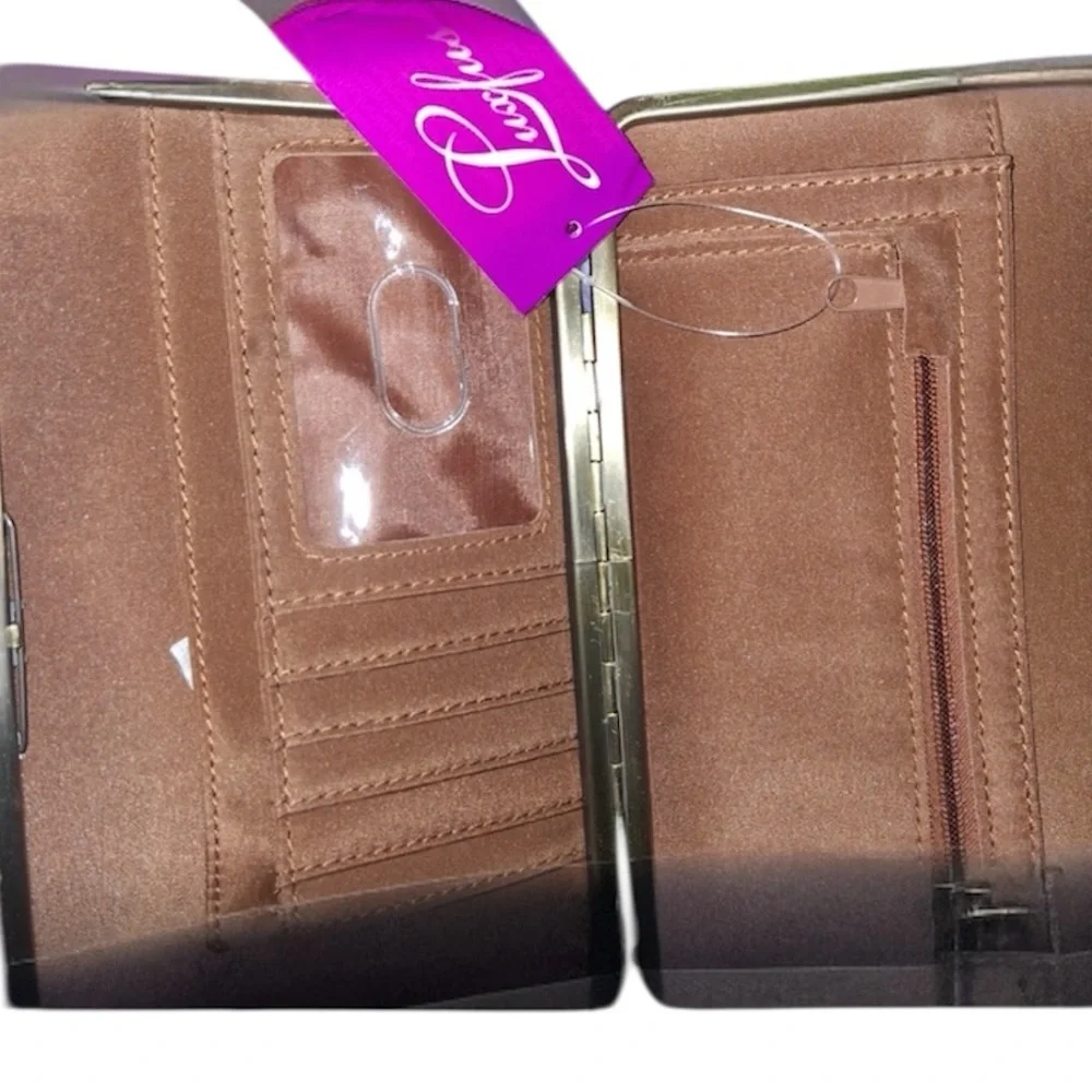 NEW Brown Skull and Roses Women's hinged Wallet case with clasp NWOT